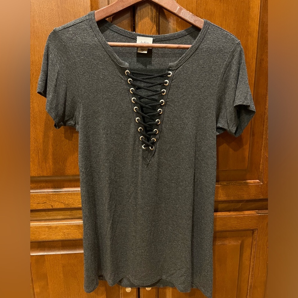 Daytrip lace-up t-shirt